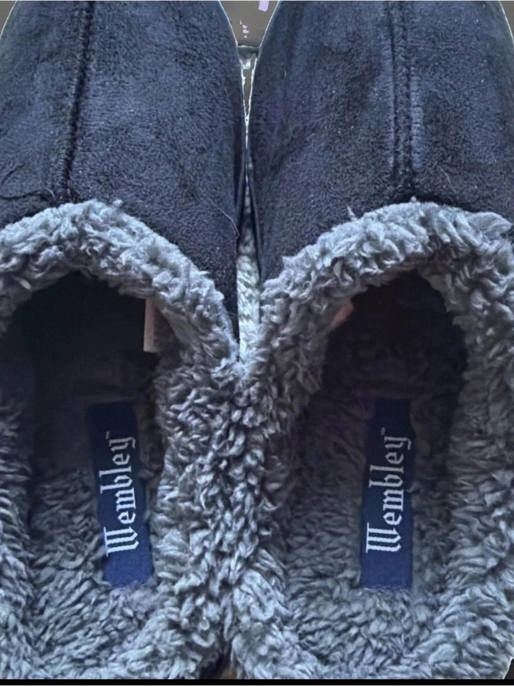 Wembley Men's Size M (8-9) Memory Foam Indoor/Outdoor Slippers. Black. NWT